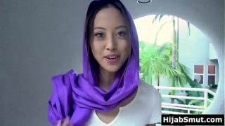 Ngentot terus kebayang, cewek hijab muda lagi horny banget.