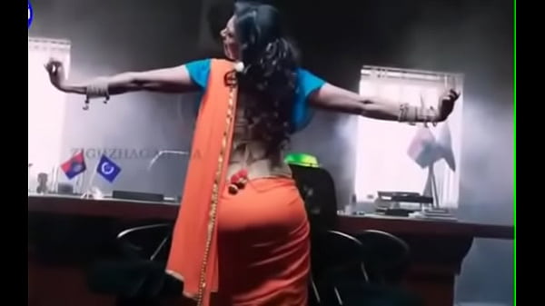 Desi pantat seksi dibalut saree siap digoyang