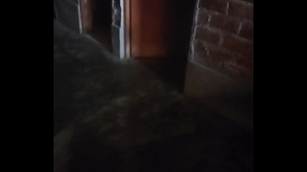 Gue masuk rumah ibu muda seksi, dia ngasih akses cuma karena duit