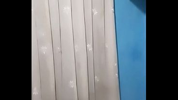 VCS sama selingkuh pas suami lagi keluar, sange cari perhatian.