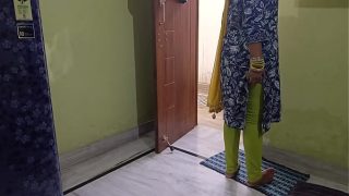 Bapak mertua India ngewe anak mantu pakai alasan sakit, enak banget rasanya!