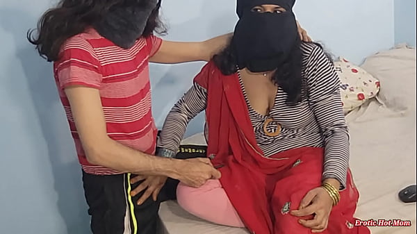 Semoga pacar lu nggak sesange itu, ngewe memek desi indiannya yang sempit sambil pake hijab muslim, dengan erangan panas kencang pakai bahasa hindi.