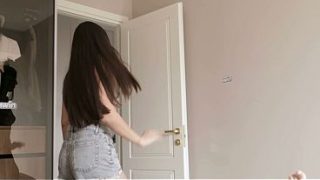 Mbak Tiri Nakal Ngasih Memek Sempitnya buat Dibersihin, Malah Aku Ngentot Keras Sampe Muncrat di Mukanya