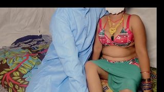 Sasur ne Desi Bahu ko Baby Doll Dress gift karke chod diya, peni gili karke hard fuck aur oral sex se maza liya