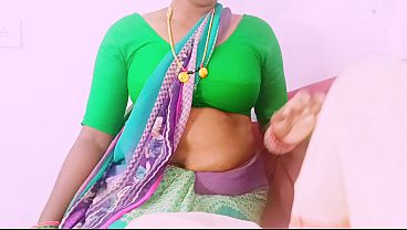 Membantu pelayan India seksi yang bikin makin pengen.