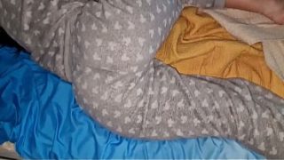 Ketemu pacar kakakku lagi rebahan di kasurku, kubangunin pake ngewe panas, ujungnya pantatnya penuh sperma tanpa kondom