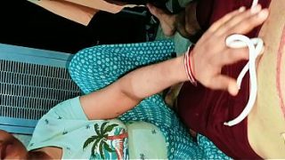 Video desi bhabhi ngewe memek sempit, suara erangan jelas dalam Hindi, klimaks—bhabhi loncat-loncat di kontol gede