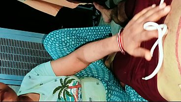Video desi bhabhi ngewe memek sempit, suara erangan jelas dalam Hindi, klimaks—bhabhi loncat-loncat di kontol gede