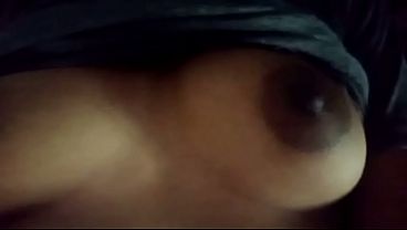Desi Pelacur Telanjang dan Pamer Tetek Montok Alami