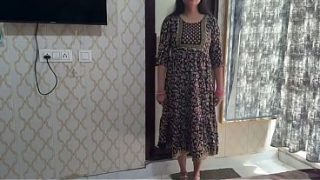 Desi bhabhi ko randi jaisa chod ke patak diya