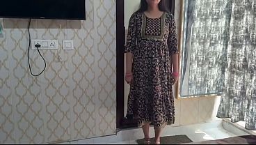 Desi bhabhi ko randi jaisa chod ke patak diya