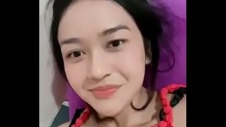 Cewek perawan Indonesia live IG, goyangannya bikin keluar keringet dingin.