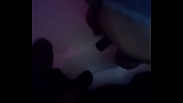 Ibu muda 31 tahun, pusing minta ditidurin. Sampai akhir temennya mabuk, jadi ajak main ranjang.