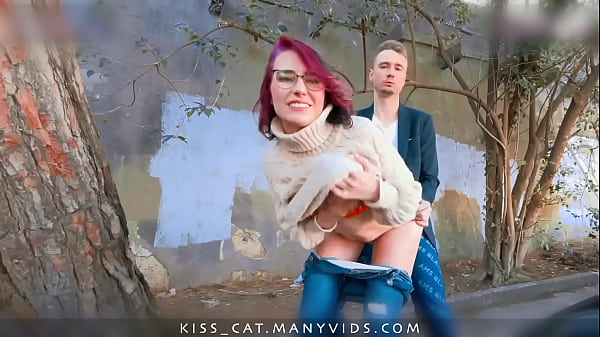 KISSCAT Sarapan Cinta Sosis – Agen Umum Jemput Cewek Rusia Buat Ngentot di Luar