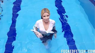 Ashlee Rose basah kuyup seksi di kolam, minggu rilis ke-48 bikin makin greget