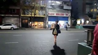 DI TENGAH PANDEMI DAN PUSINGNYA DUNIA, PAS KARANTINA KETAT, NYOKAP TEMENKU NONGKORONG DI SUPERMARKET, DIA NGEPAS DUA JENIS SIAPA AJA SATU.