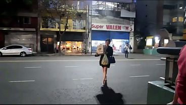 DI TENGAH PANDEMI DAN PUSINGNYA DUNIA, PAS KARANTINA KETAT, NYOKAP TEMENKU NONGKORONG DI SUPERMARKET, DIA NGEPAS DUA JENIS SIAPA AJA SATU.