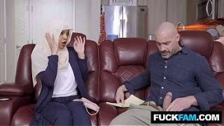 HIJABI Cewek Sange Kontolnya Dikucek Terapi Bareng Maya Farrell, Charles Dera