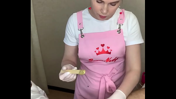Mistress SugarNadya, si paling panas dari Rusia, demo cara cukur bikini dalam buat cowok – trik wax kontol yang bikin merem melek.
