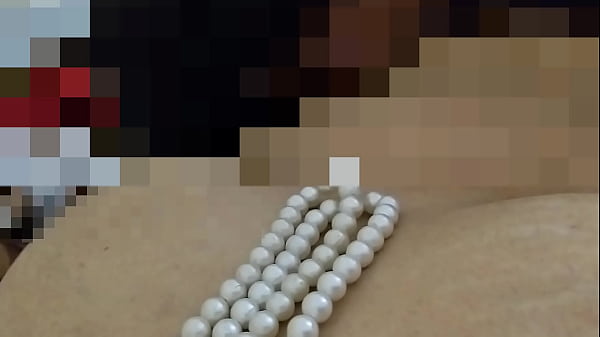 Bini tetangga lagi asik ngewe sambil nyepong gaya hot