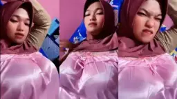 Bela Tobrut Live Sambil Tiduran, Gaya Hot Bikin Mleyot