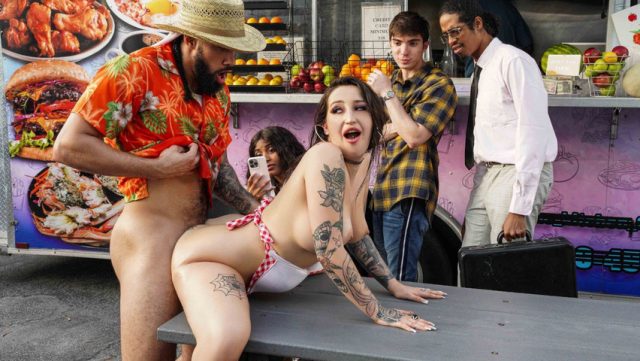 Brazzers – Truk Makanan Nyepong Pantat Besar Berminyak
