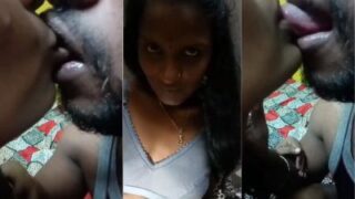 Pasangan menggigit lidah istri orang di film biru Telugu