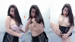 VCS tante nakal lagi mandi, suara nafas bikin makin liar.