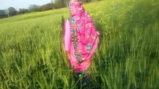 Video mesum pasangan horny di ladang, goyangannya bikin makin pengen