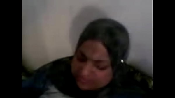 Tante India nafsu berat, crot di mana-mana