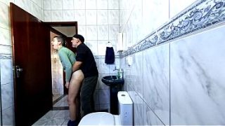 Paman tiri ngelus-ngelus sambil dry-hump, narik bajunya, lalu colokin sampai dia meringis.