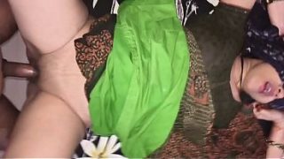 Desi tiri cewek digebrak abis sama tiri cowok pas lagi berdua di rumah full film (suara Hindi)