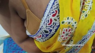 Desi Bhabhi pake saree siap digarap temen? Devar ngintip langsung ngewe keras, audio Hindi jelas!