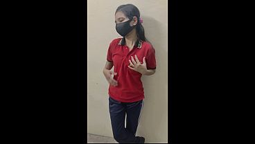 Desi cewek India cantik, memek sempit digenjot bokap tiri kontol besar, video sex keluarga India MMS
