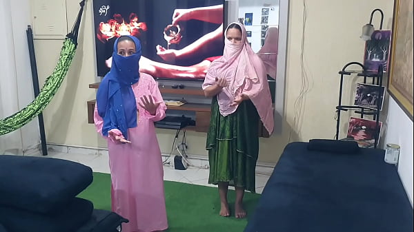 Setelah pijat tantra, ibu desi sodorkan anak perawan buat digarap