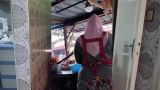 Ibu-ibu Muslim Indonesia montok siap dimainin