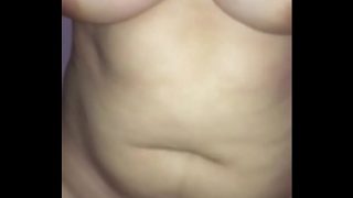 POV lihat si imut Asia sexy gerakin pinggul bikin makin panas