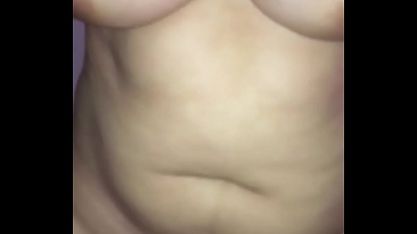 POV lihat si imut Asia sexy gerakin pinggul bikin makin panas