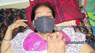 Bhabhi India desi, sange  nafsu di atas ranjang.