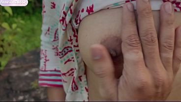 Desi gadis desa India main film seks di hutan